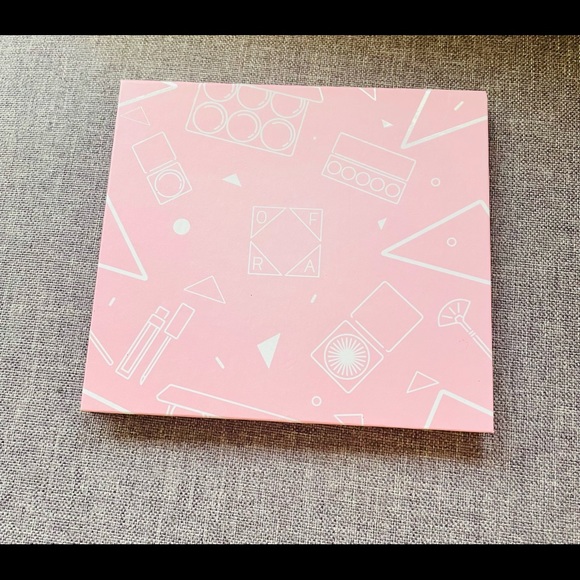 OFRA
MINI MIX FACE PALETTE - CHARM YOUR CHEEKS - Picture 6 of 7